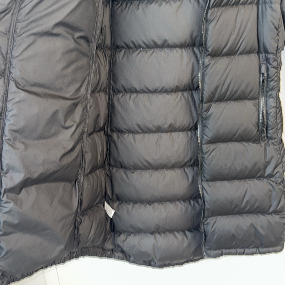 North Face Women's Down Parka - Picture 9 of 9